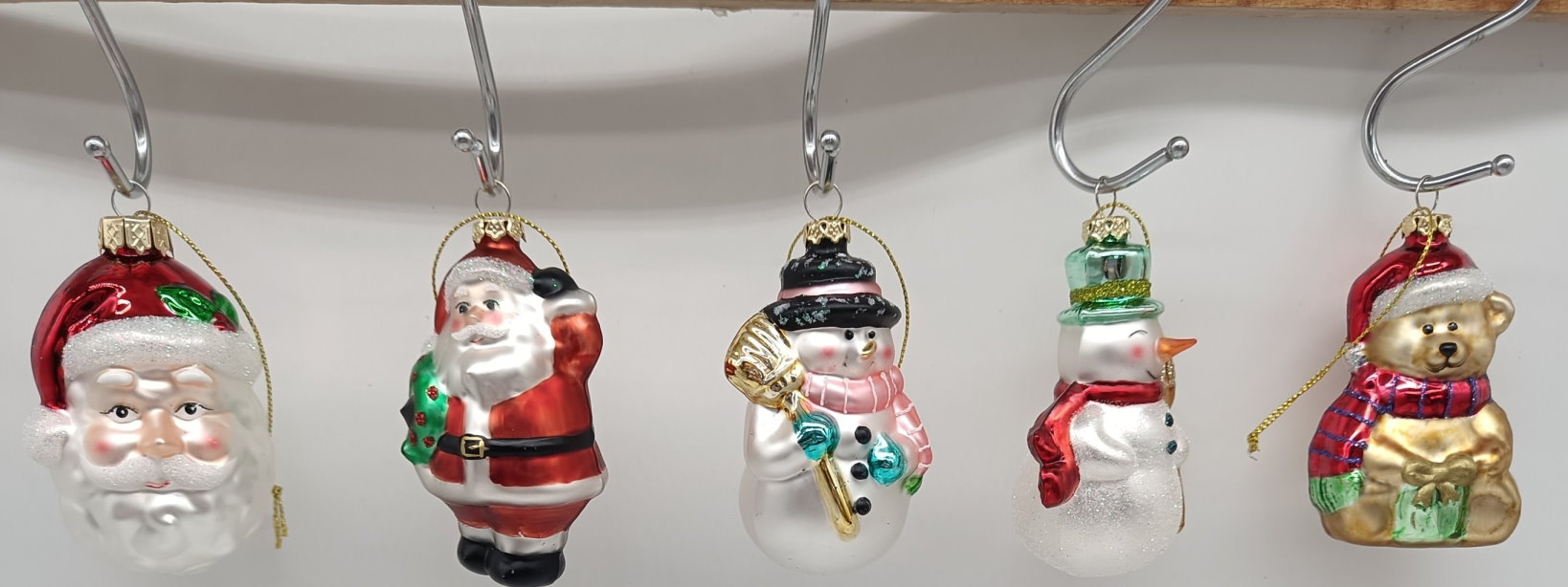GLASS ORNAMENTS/DECORATION